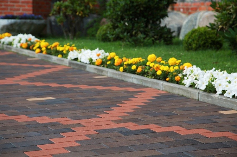 Reasons for Installing Garden Pavers and Their Applications