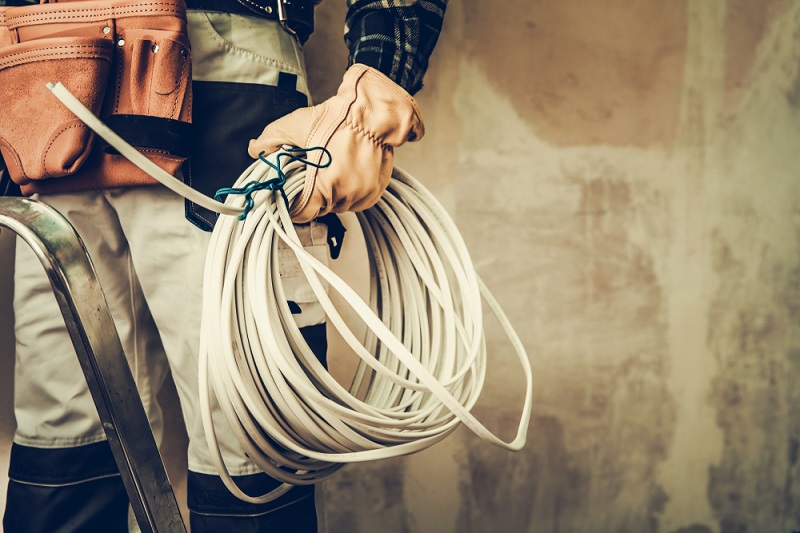 How To Become A Commercial Electrician?