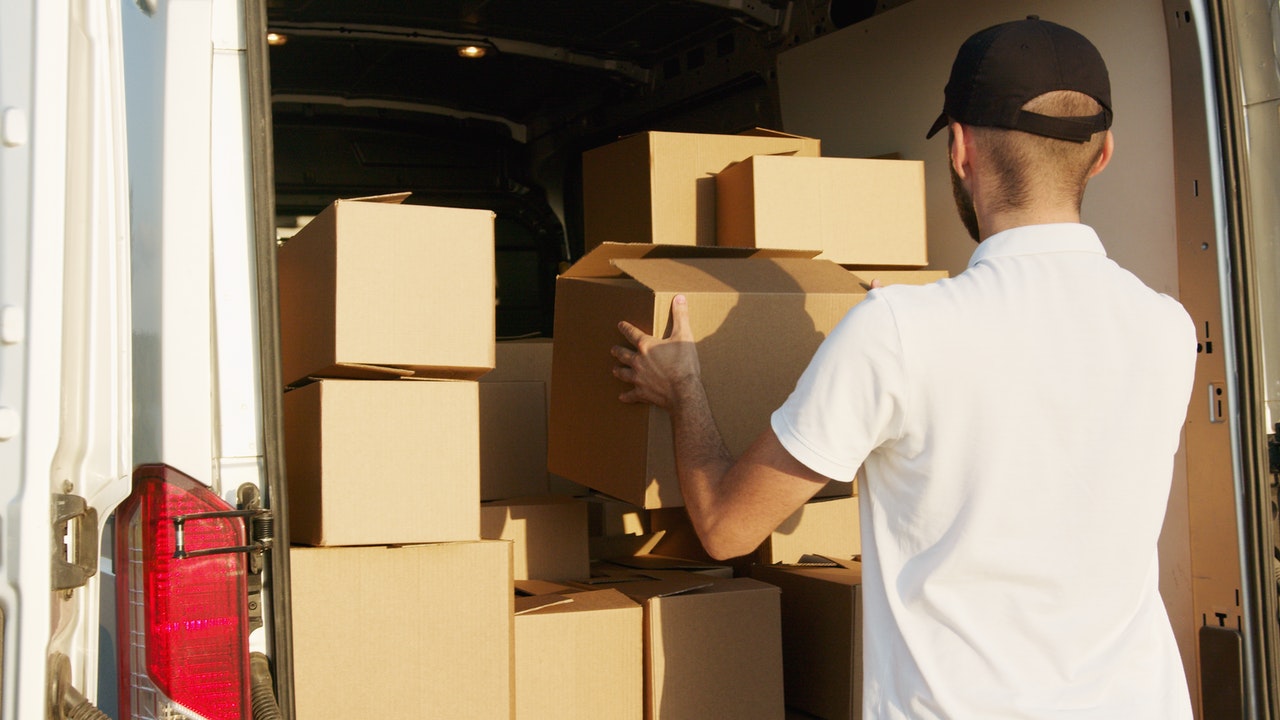 The Advantages of Hiring Professional Movers