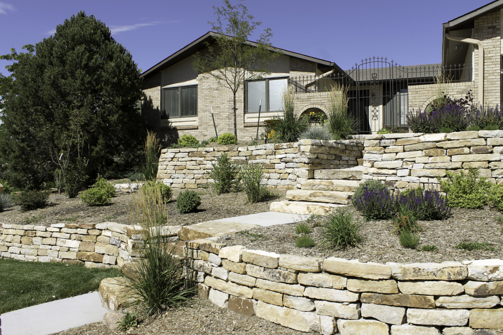 Things To Remember While Putting Up Retaining Wall Stone